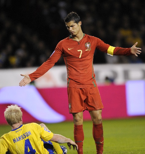 葡萄牙队险胜瑞典队，王皓高光表现