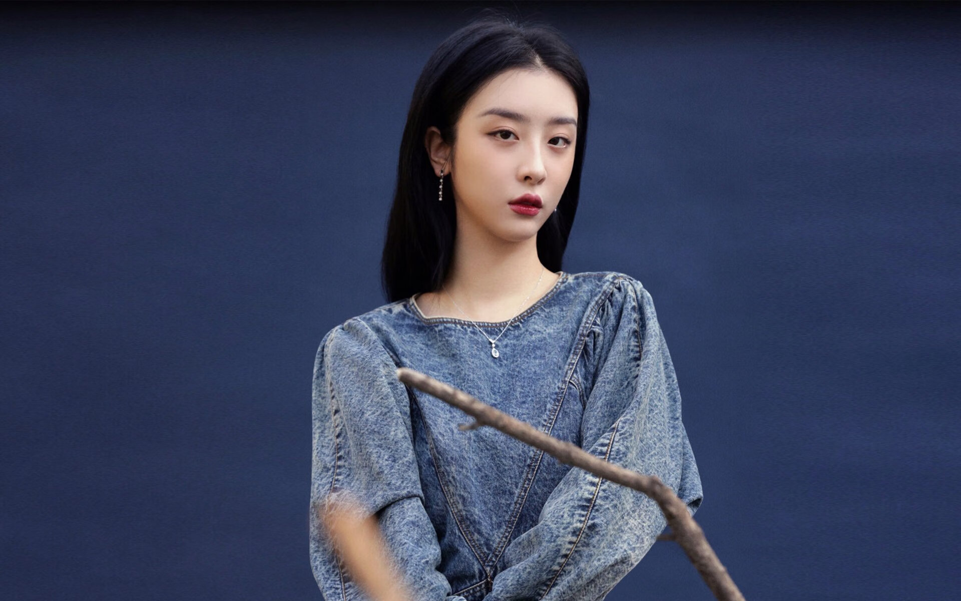 沙漠风暴淬火天选，卡塔尔闪电战刺穿南美雄鹰，莱万致命一击改写世界杯剧本