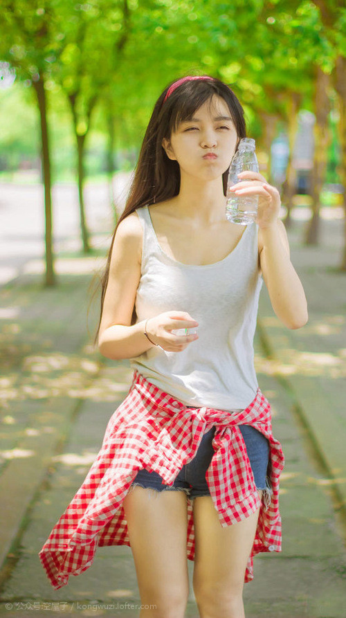 蓝黑闪电刺破美洲烈日,托纳利率乌拉圭防守反击,93分钟绝杀墨西哥改写A组生死局
